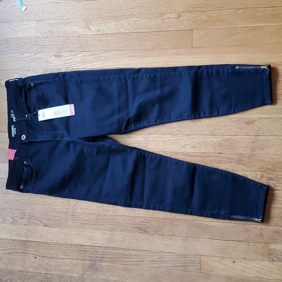 NWT Levi's Denizen jegging with ankle zipper 15 - Picture 1 of 8